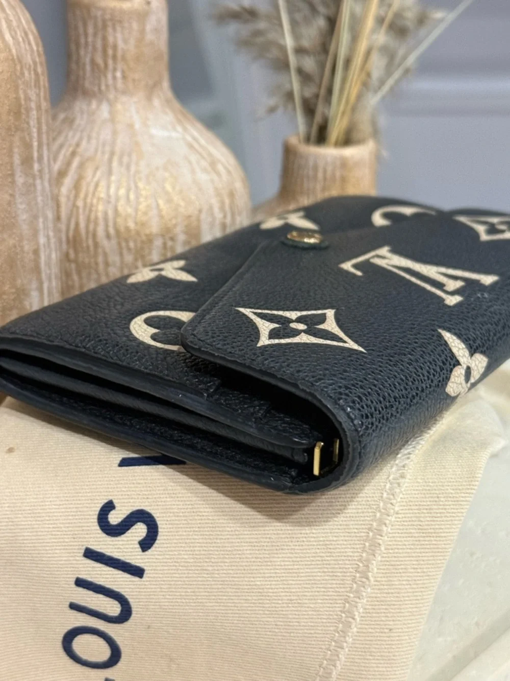 Louis Vuitton Sarah Wallet in Bicolor Monogram Empreinte leather - Picture 5 of 10